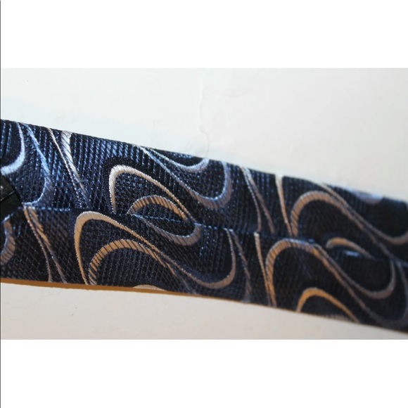 Pierre Cardin Men Neck Tie Wavy Asymmetrical 100% Silk Classic Wide - Picture 8 of 9